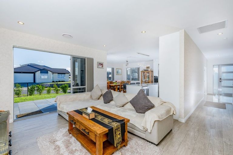 Photo of property in 6 Josh Road, Huapai, Kumeu, 0810
