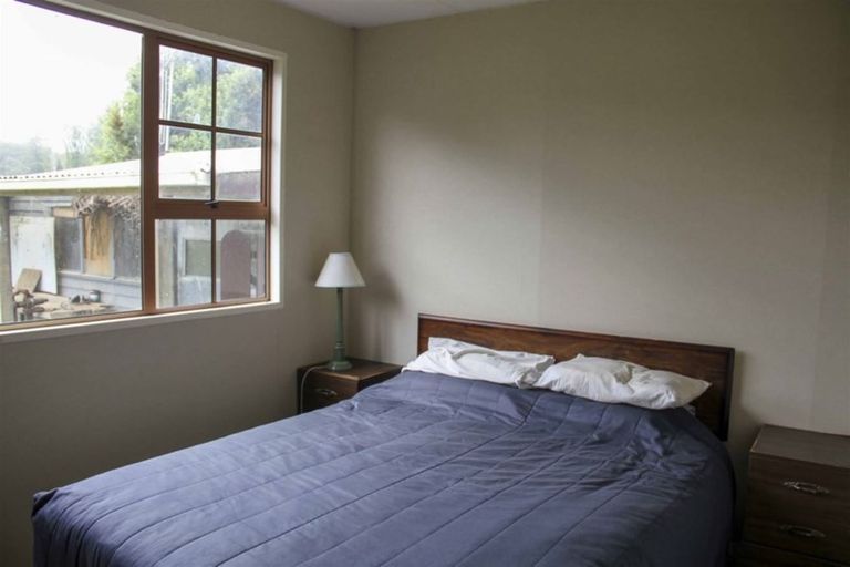 Photo of property in 68 Clifden Highway, Tuatapere, 9691