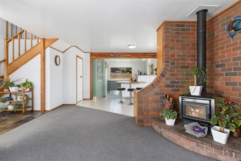 Photo of property in 22 Weza Lane, Kumeu, 0810