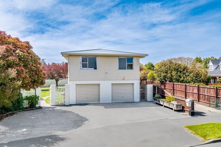 Photo of property in 48 Kent Lodge Avenue, Avonhead, Christchurch, 8042