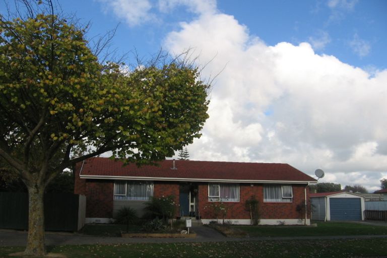 Photo of property in 11 Otaki Place, Westbrook, Palmerston North, 4412