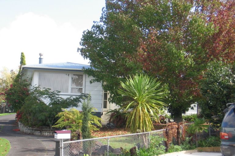 Photo of property in 40 Meilland Place, Glen Eden, Auckland, 0602