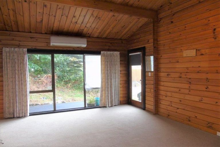 Photo of property in 35 Makara Road, Karori, Wellington, 6012