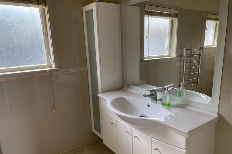 Photo of property in 26 Grenada Avenue, Forrest Hill, Auckland, 0620