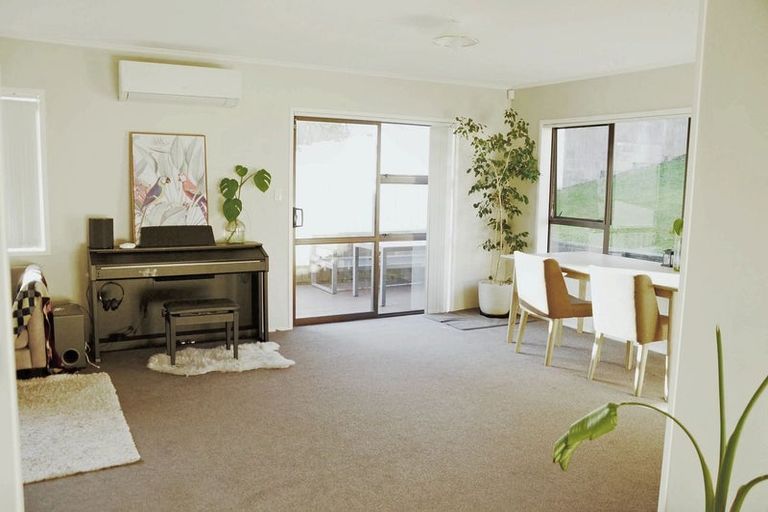 Photo of property in 2 Sheehan Road, Te Atatu South, Auckland, 0610