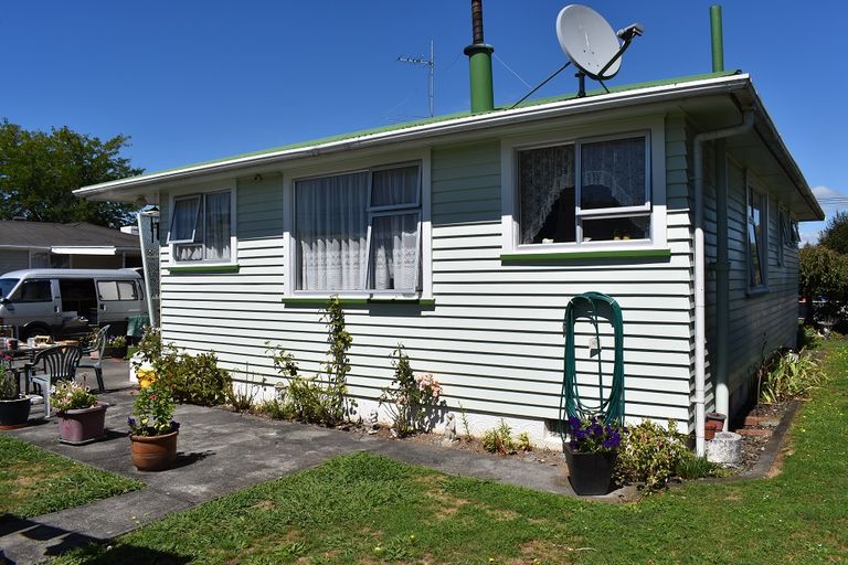 Photo of property in 25 Diamond Street, Carterton, 5713