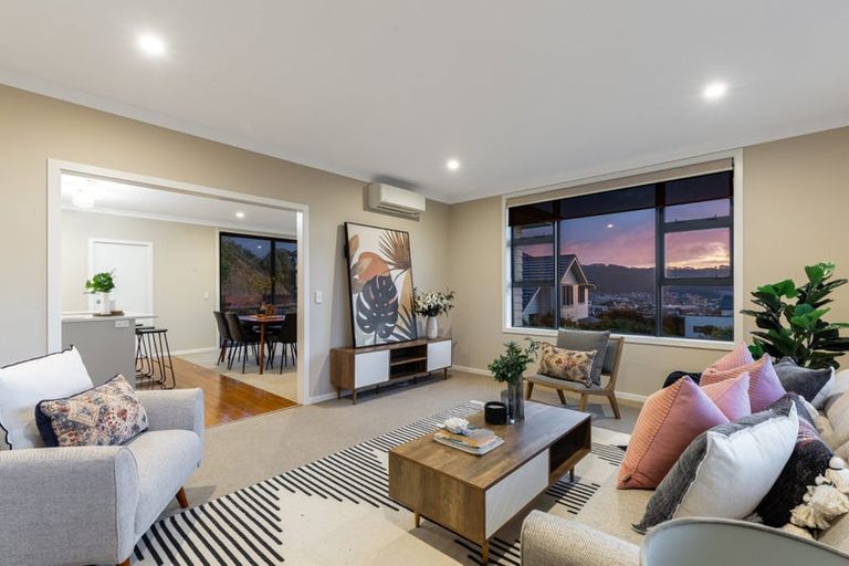 Photo of property in 13 Wangapeka Way, Aotea, Porirua, 5024