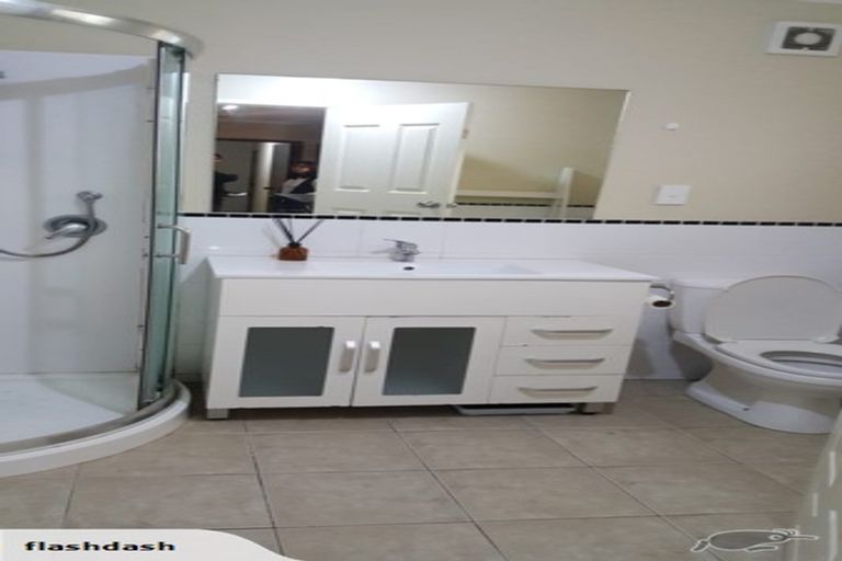 Photo of property in 45 Agincourt Street, Glenfield, Auckland, 0629