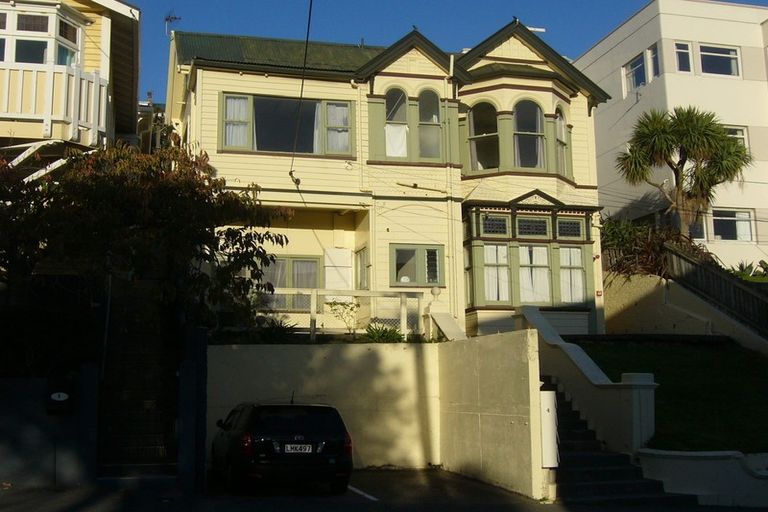 Photo of property in 4 Hawker Street, Mount Victoria, Wellington, 6011