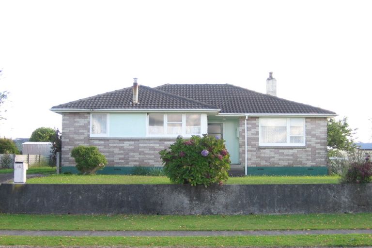 Photo of property in 16 Pohutukawa Drive, Tokoroa, 3420