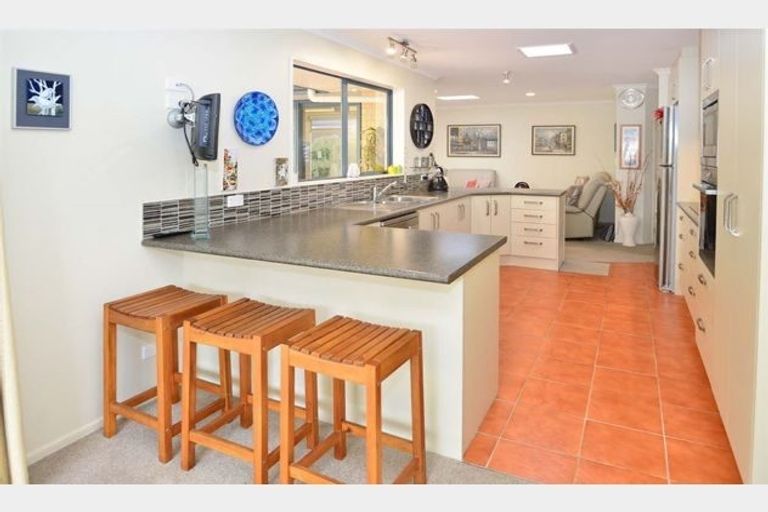 Photo of property in 50 Serene Place, Gulf Harbour, Whangaparaoa, 0930