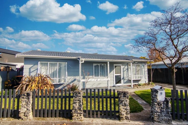 Photo of property in 3 Coromandel Court, Roslyn, Palmerston North, 4414