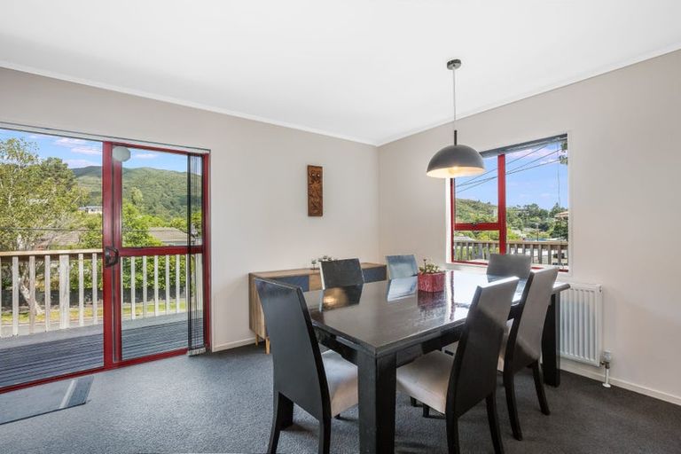 Photo of property in 7 Lowry Crescent, Stokes Valley, Lower Hutt, 5019