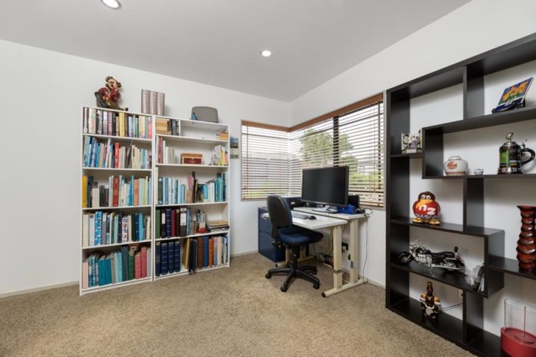 Photo of property in 25 Acornia Close, Ohauiti, Tauranga, 3112