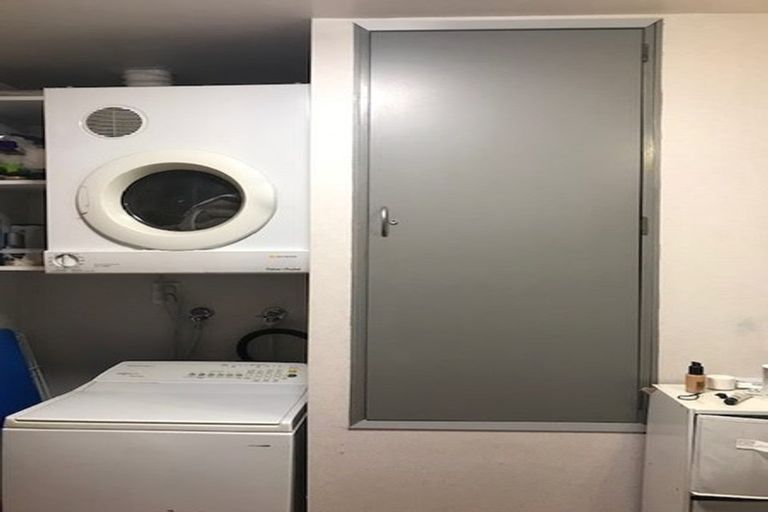 Photo of property in 2/112 Mairangi Road, Wilton, Wellington, 6012