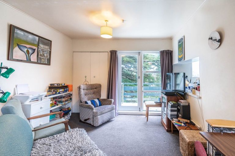 Photo of property in 86a Black Rock Road, Newlands, Wellington, 6037