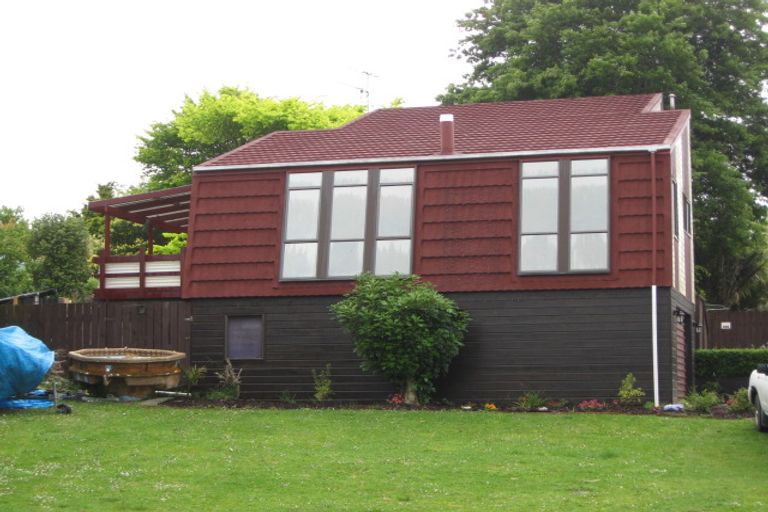 Photo of property in 20 Balgowan Terrace, Conifer Grove, Takanini, 2112