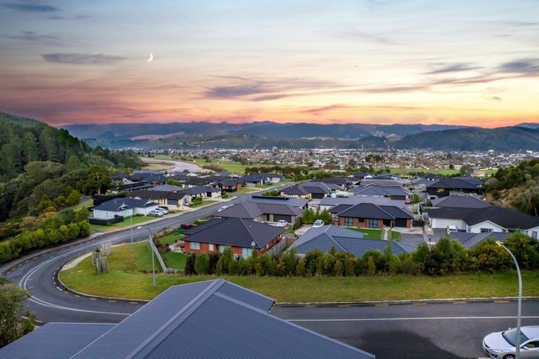 Photo of property in 70 Riverstone Drive, Riverstone Terraces, Upper Hutt, 5018