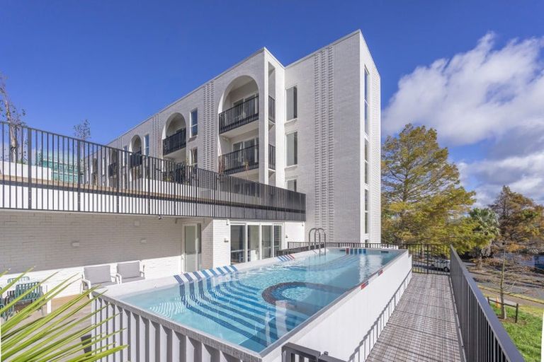 Photo of property in 1817a Great North Road, Avondale, Auckland, 1026
