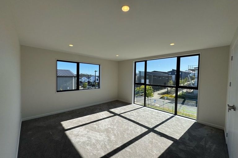 Photo of property in 22 Pohewa Road, Silverdale, 0932