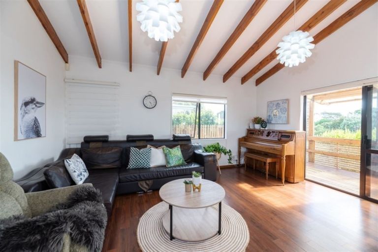 Photo of property in 1/253 Glenfield Road, Hillcrest, Auckland, 0627