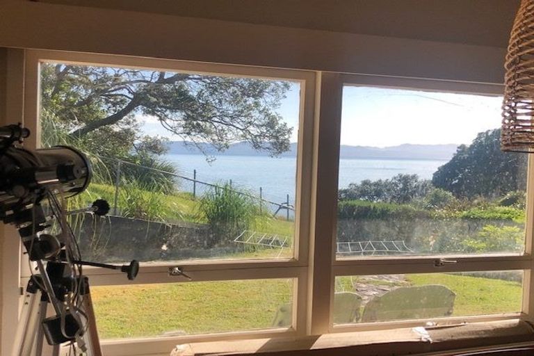 Photo of property in 65 Howard Road, Orere Point, Papakura, 2585