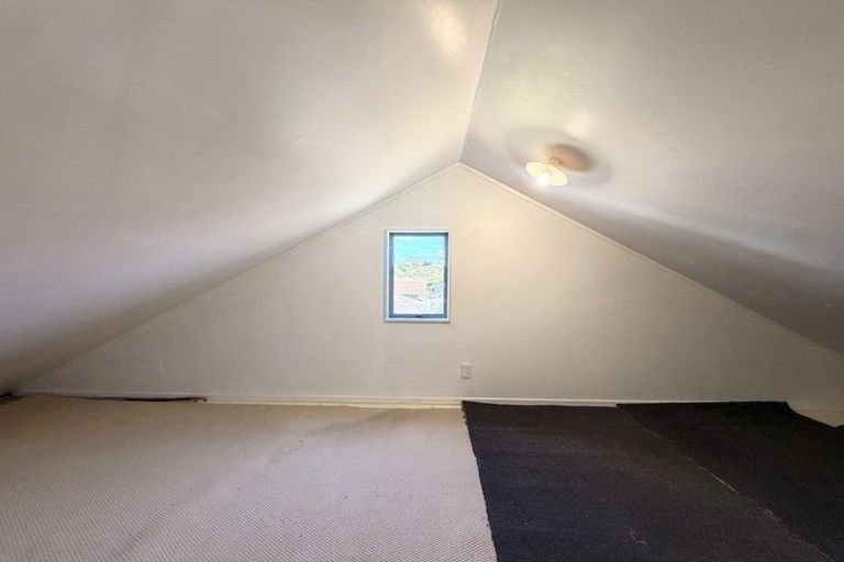 Photo of property in 33 Hutchinsons Road, Bucklands Beach, Auckland, 2014