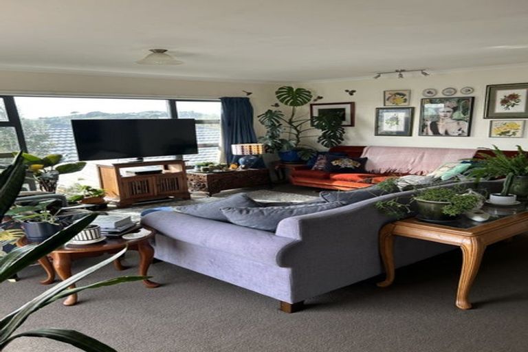 Photo of property in 4 Kekerenga Street, Strathmore Park, Wellington, 6022