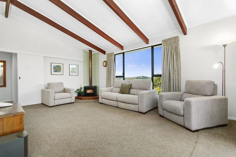 Photo of property in 10 Hallewell Crescent, Johnsonville, Wellington, 6037