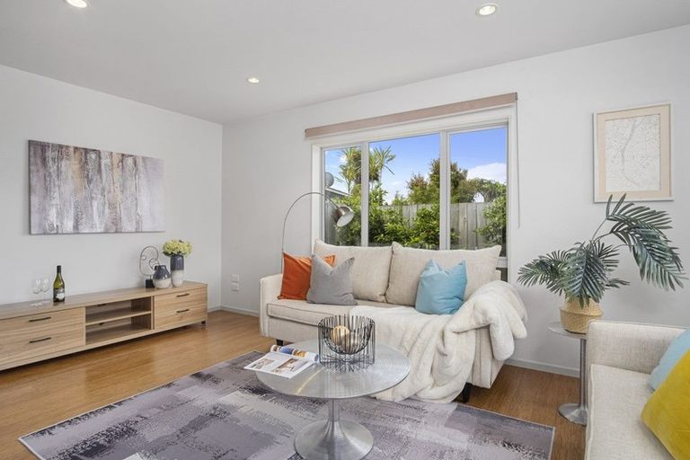 Photo of property in 32a Bodi Place, Te Atatu South, Auckland, 0610