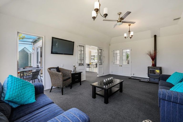 Photo of property in 70 Regency Crescent, Redwood, Christchurch, 8051