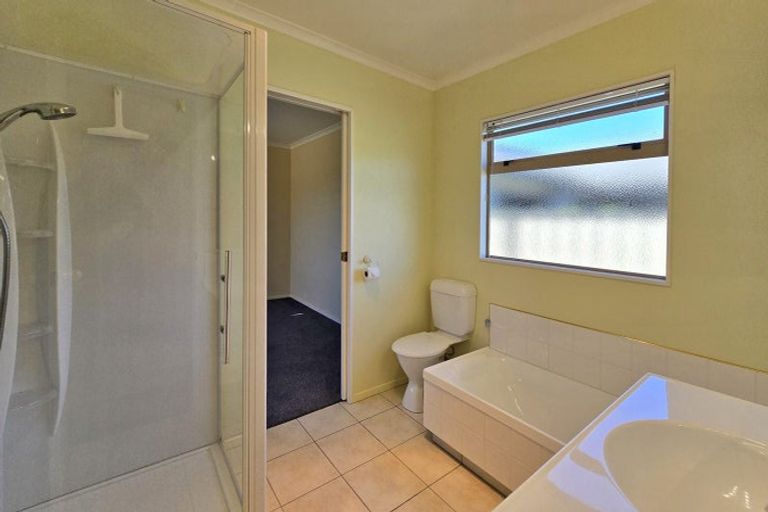 Photo of property in 12 Caulfield Place, Taradale, Napier, 4112