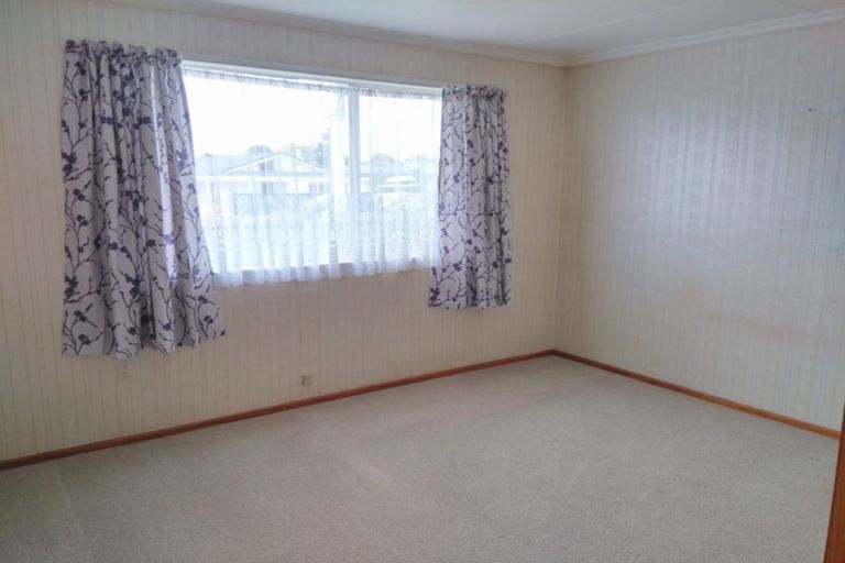 Photo of property in 1/10 Ropiha Street, Fitzroy, New Plymouth, 4312