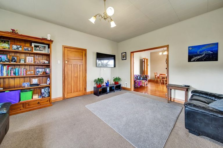 Photo of property in 70 Collins Street, Hawera, 4610