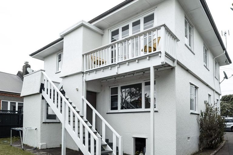 Photo of property in 77 Queen Street, Northcote Point, Auckland, 0627