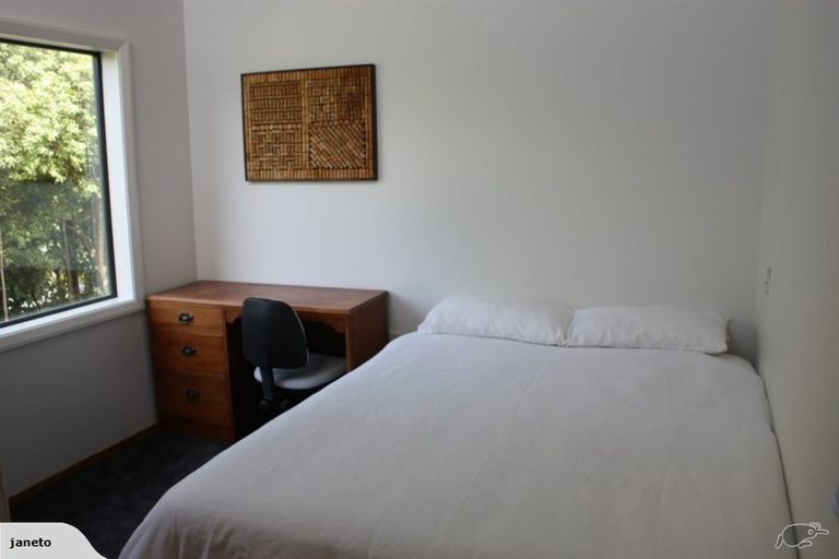 Photo of property in 52 Poto Road, Normandale, Lower Hutt, 5010