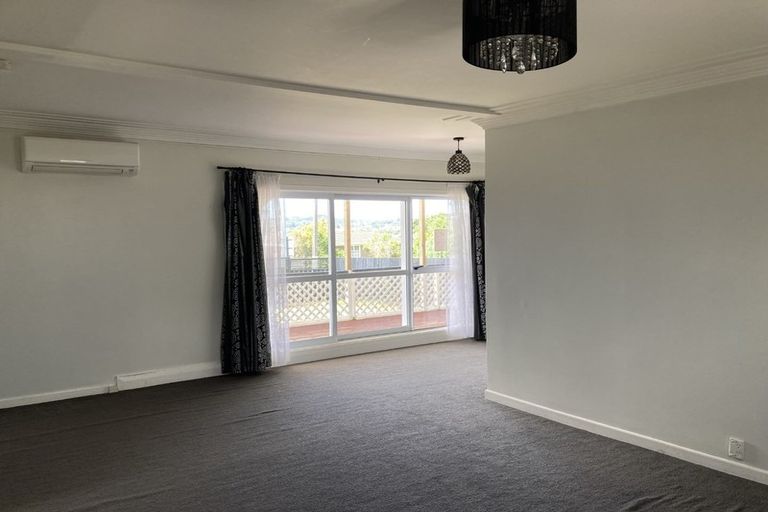 Photo of property in 305 Richardson Road, New Windsor, Auckland, 1041