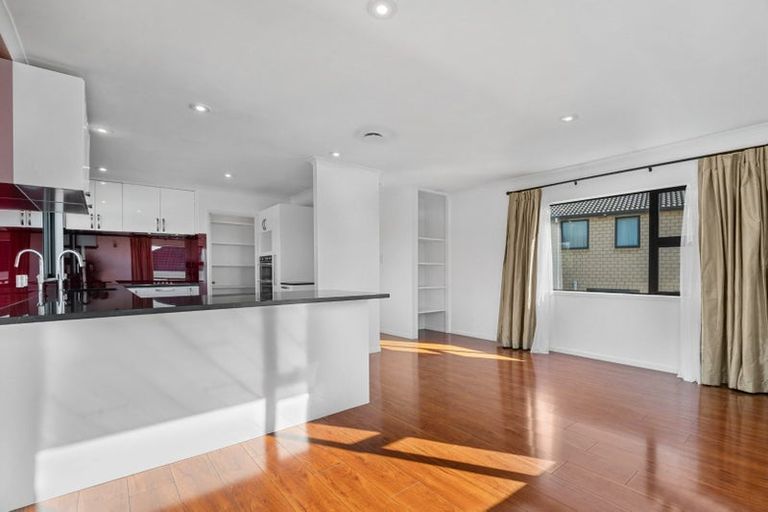 Photo of property in 103 Golf Road, New Lynn, Auckland, 0600