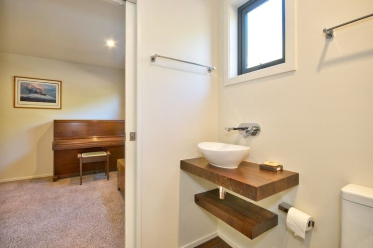 Photo of property in 33 Rannoch Drive, Jacks Point, Queenstown, 9371