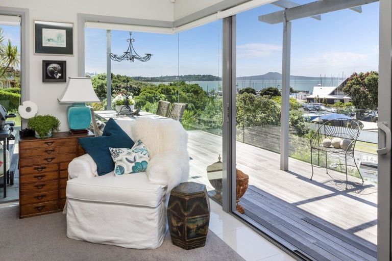 Photo of property in 74 Compass Way, Half Moon Bay, Auckland, 2012