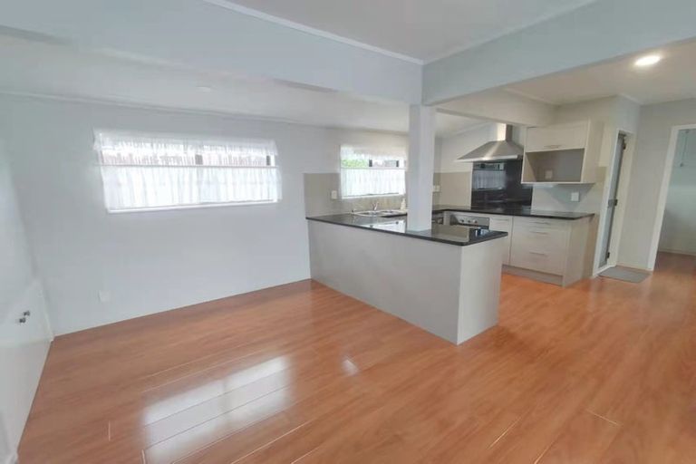 Photo of property in 4 Clunie Place, Highland Park, Auckland, 2010