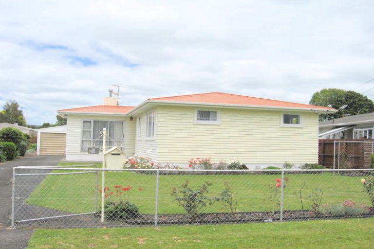 Photo of property in 8 Royston Street, Rosehill, Papakura, 2113