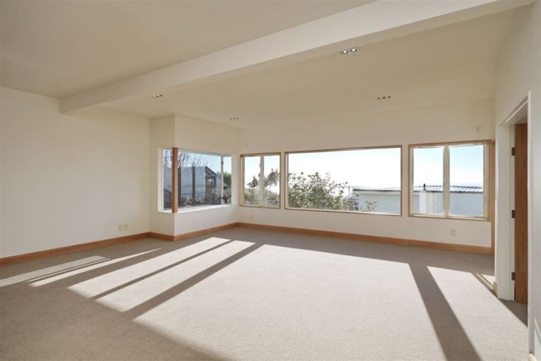 Photo of property in 75 Moncks Spur Road, Redcliffs, Christchurch, 8081