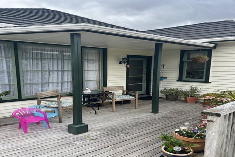 Photo of property in 20 Ranui Terrace, Tawa, Wellington, 5028