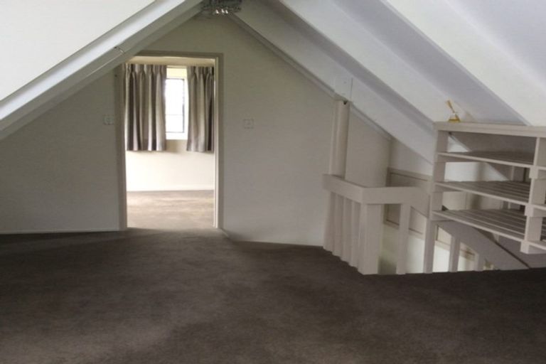 Photo of property in 87 Tawa Road, Kumeu, 0891