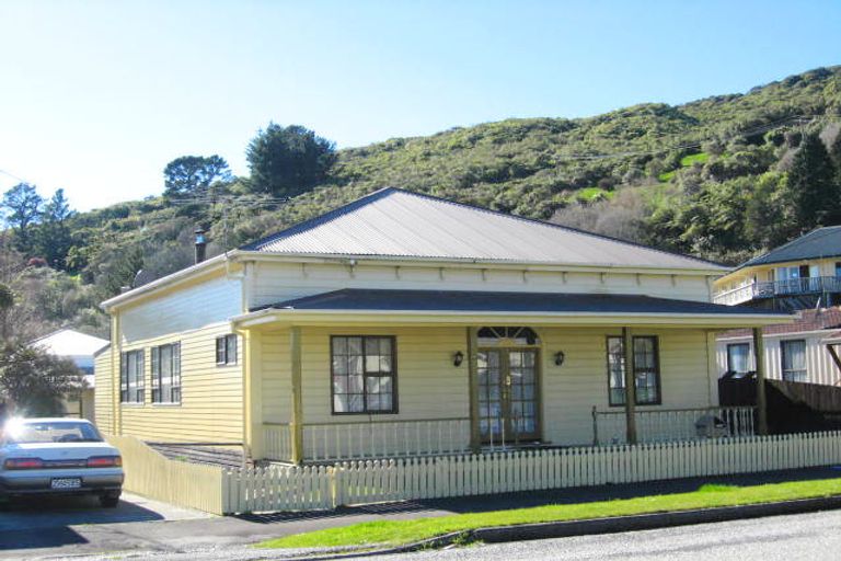 Photo of property in 37 Murray Street, Greymouth, 7805