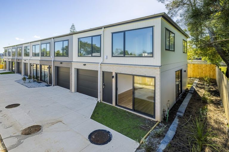 Photo of property in 8d Jupiter Street, Rosehill, Papakura, 2113