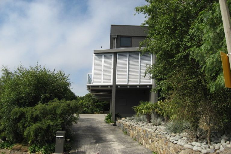 Photo of property in 18 Inverness Lane, Redcliffs, Christchurch, 8081