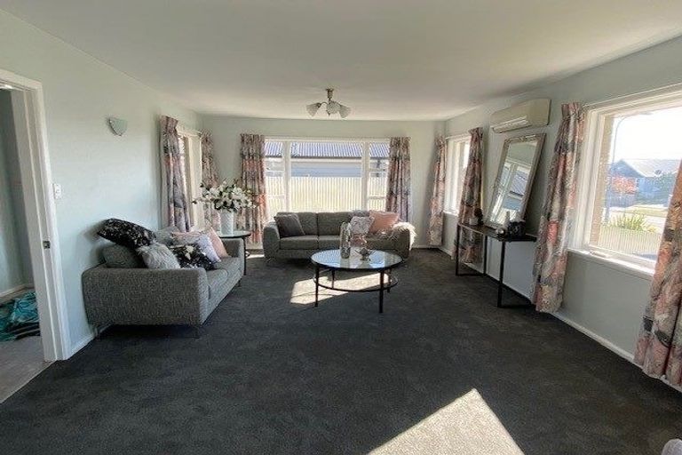 Photo of property in 74 Bickerton Street, Wainoni, Christchurch, 8061