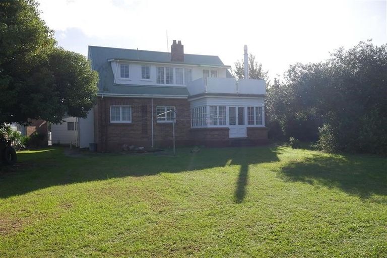 Photo of property in 2 Kamo Road, Regent, Whangarei, 0112